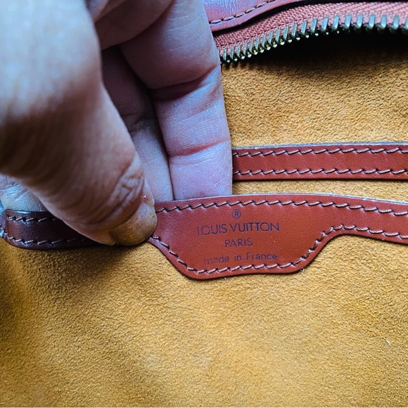 LOUIS VUITTON BROWN EPI ZIP TOTE - Picture 5 of 12